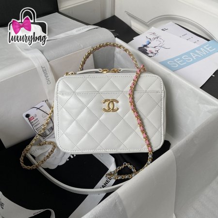 Chanel Clutch With Chain Grained Shiny Calfskin & Gold-Tone Metal White