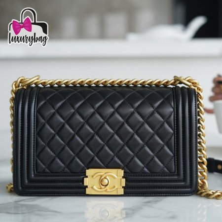 Chanel Boy Flap Quilted Lambskin Gold-tone Medium Black