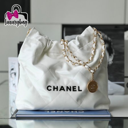 Chanel 22s