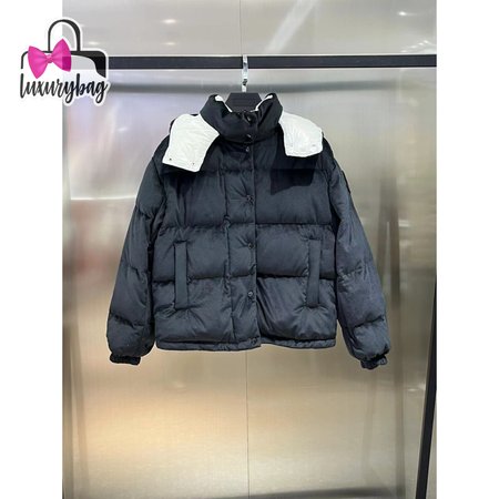 Moncler Autumn And Winter Hooded Down Jacket